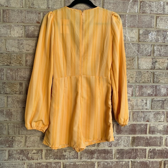 NWT FOREVER 21 STRIPED WRAP ROMPER - Picture 4 of 9